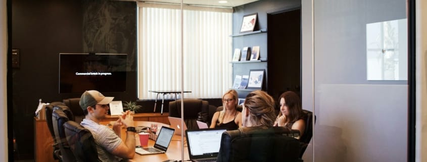 Les enjeux récents de la transmission familiale en Wallonie face aux évolutions fiscales et réglementaires - image business - réunion dirigeants business