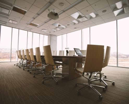 4 erreurs à ne pas commettre pour réussir sa succession d'entreprise - business - réunion dirigeants business