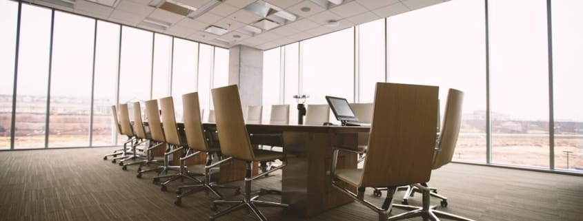 4 erreurs à ne pas commettre pour réussir sa succession d'entreprise - business - réunion dirigeants business