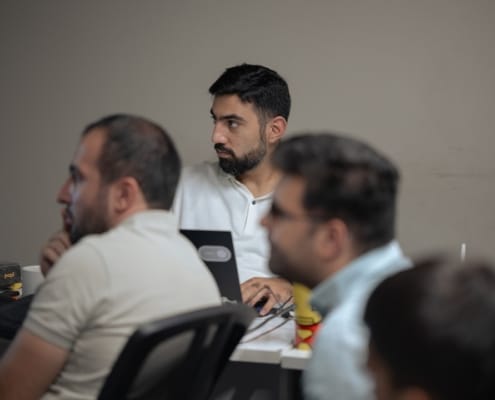 3 erreurs à éviter pour acheter une entreprise - business - réunion dirigeants business